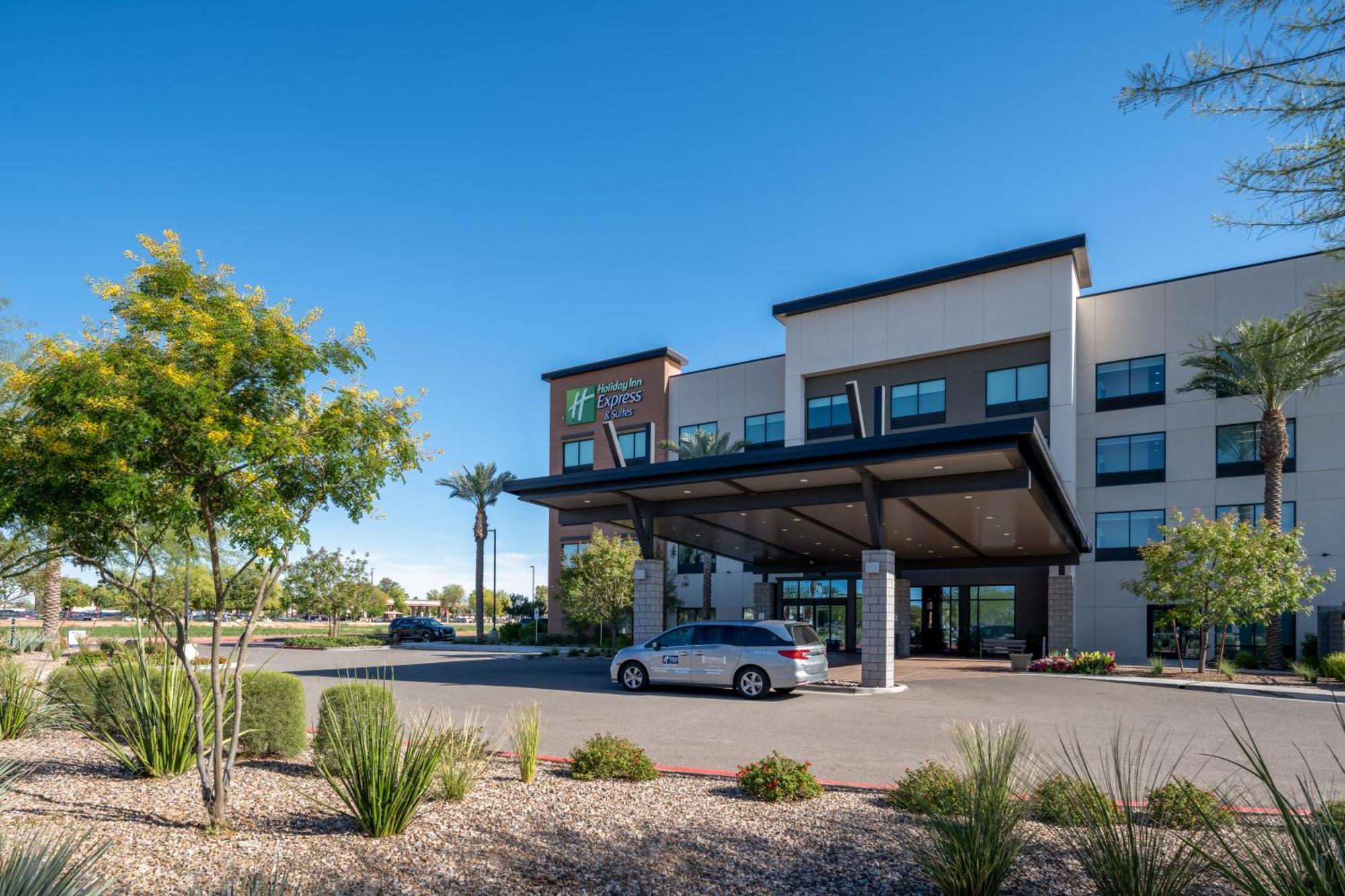 Holiday Inn Express & Suites - Gilbert - Mesa Gateway Airport Екстериор снимка