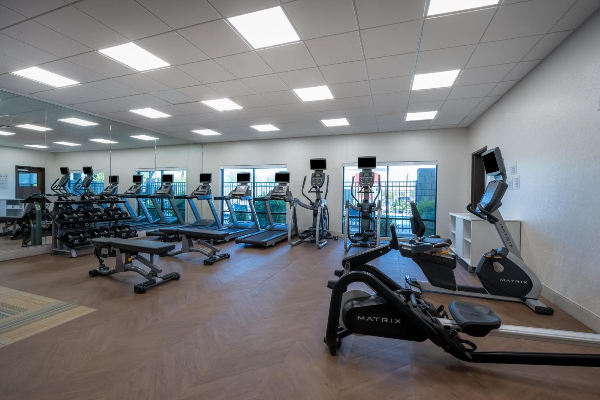 Holiday Inn Express & Suites - Gilbert - Mesa Gateway Airport Екстериор снимка